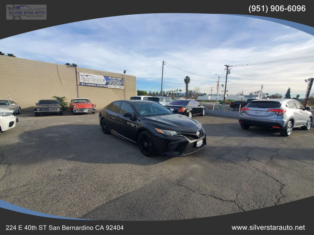 2019 Toyota Camry SE FWD