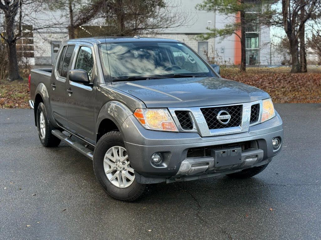 2017 Nissan Frontier SV V6 Crew Cab 4WD