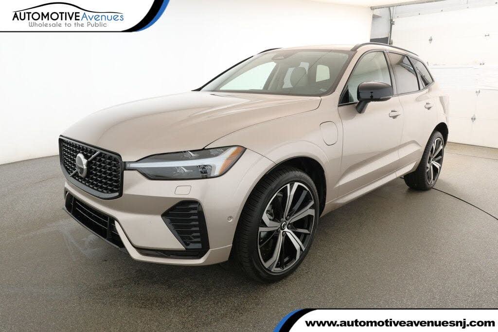 2025 Volvo XC60 Recharge T8 Ultra Dark Theme eAWD