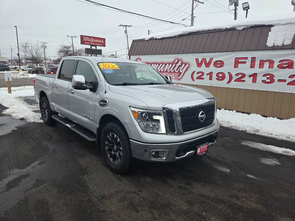 2017 Nissan Titan SV Crew Cab 4WD