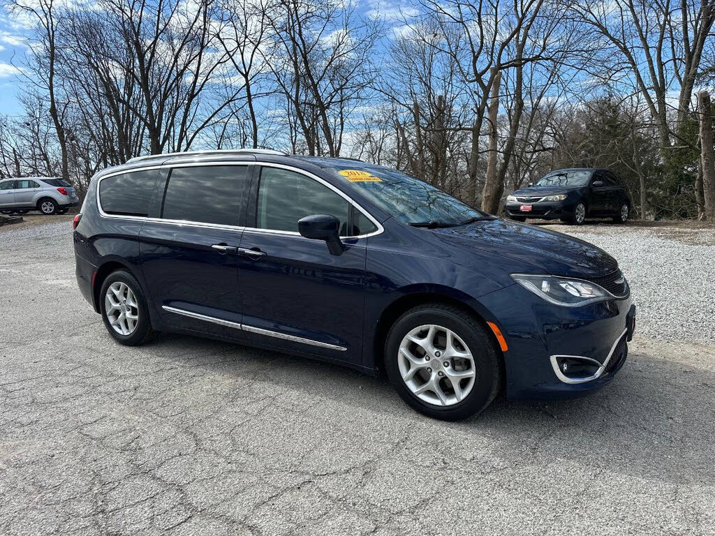 2018 Chrysler Pacifica Touring L FWD