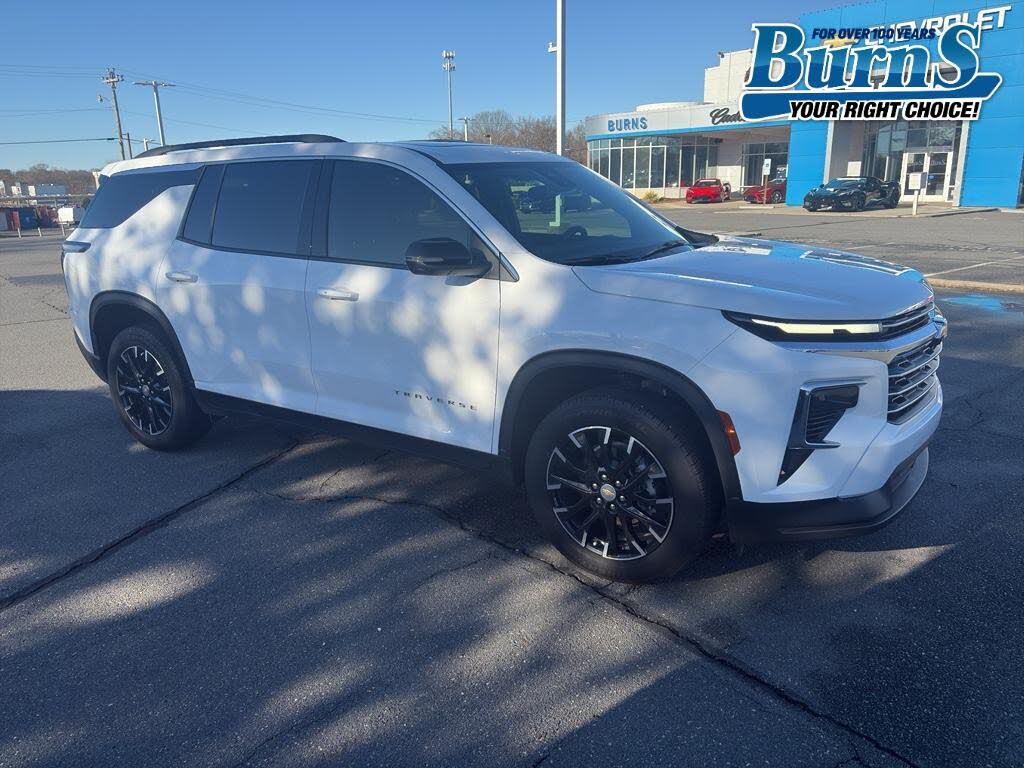 2025 Chevrolet Traverse LT FWD