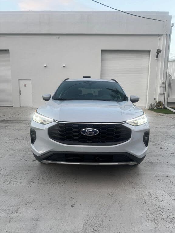 2025 Ford Escape ST-Line Select AWD