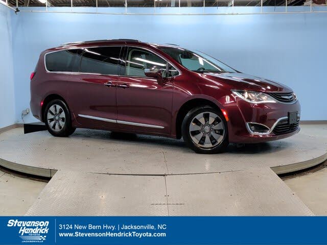 2018 Chrysler Pacifica Hybrid Limited FWD