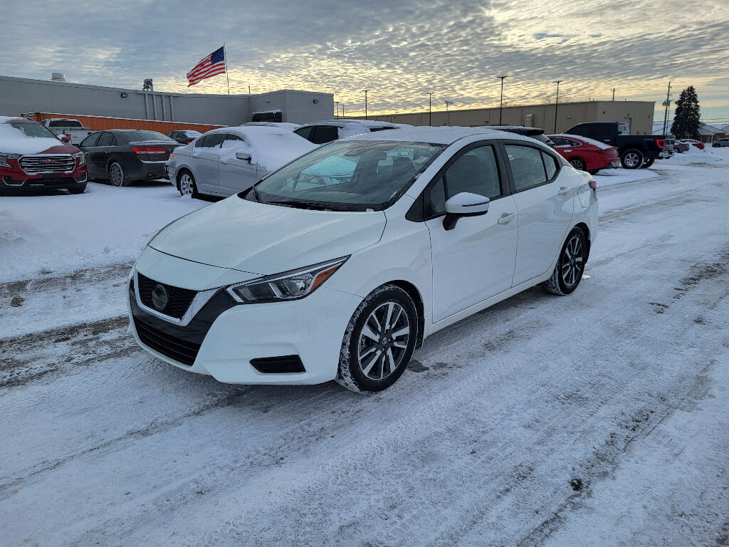 2021 Nissan Versa SV FWD