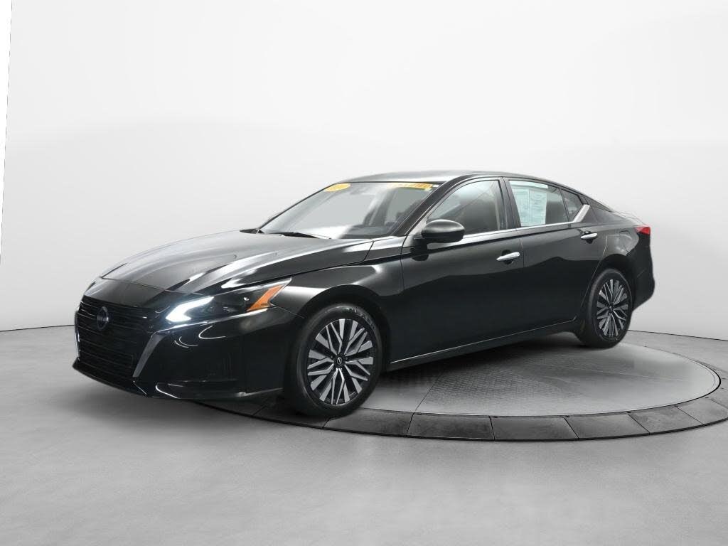2024 Nissan Altima 2.5 SV FWD