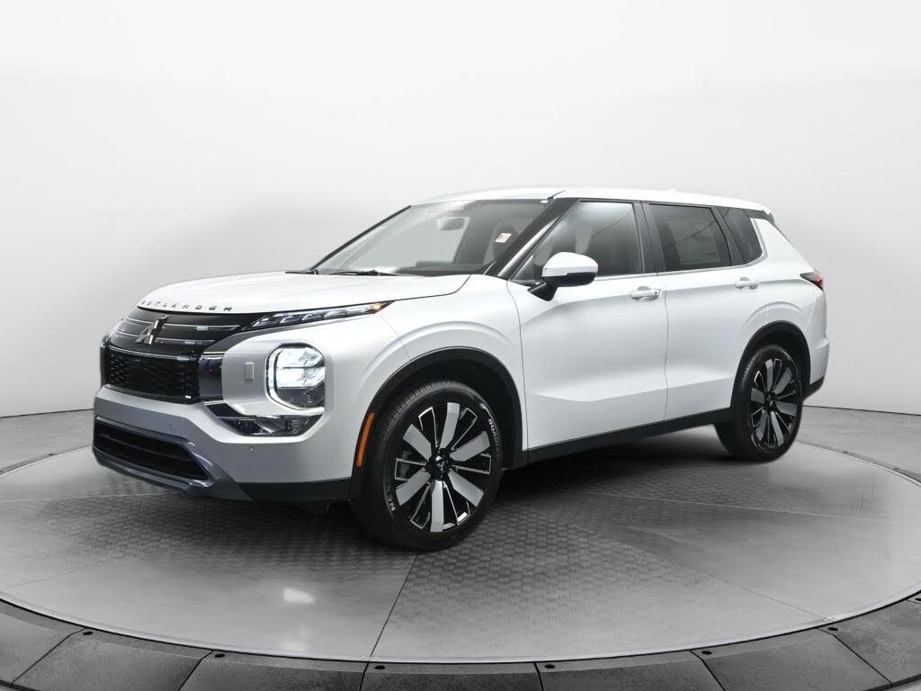 2025 Mitsubishi Outlander SE FWD