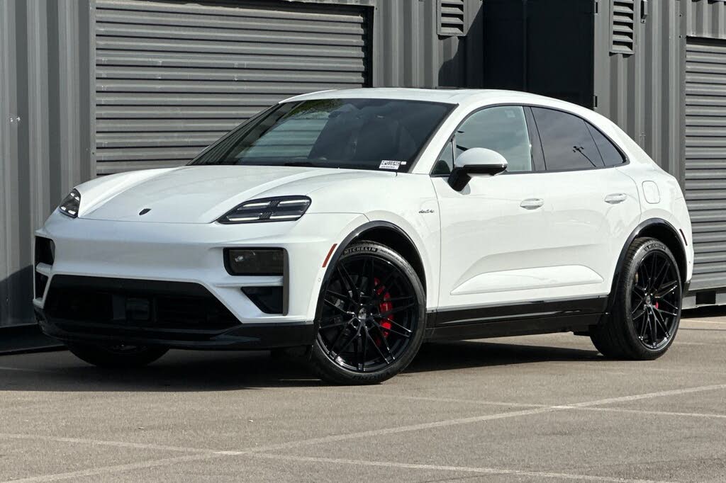2025 Porsche Macan AWD