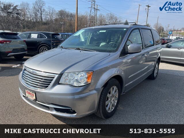 2015 Chrysler Town & Country Touring FWD