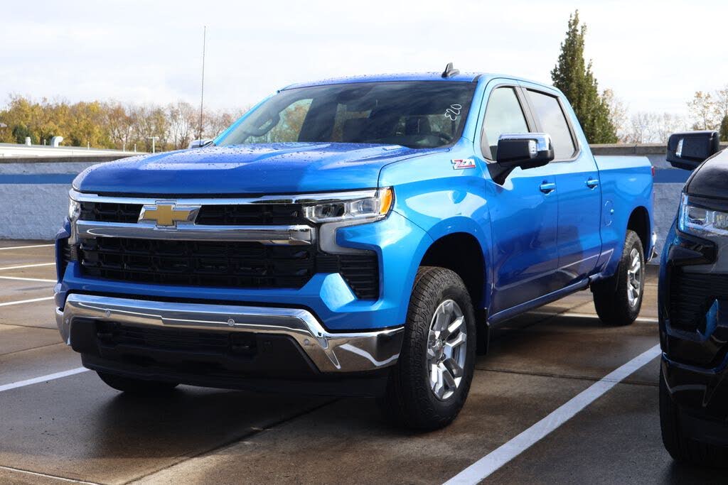 2026 Chevrolet Silverado 1500 LT Crew Cab 4WD