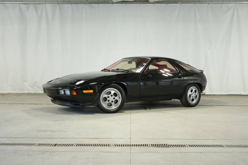 1982 Porsche 928 STD Hatchback