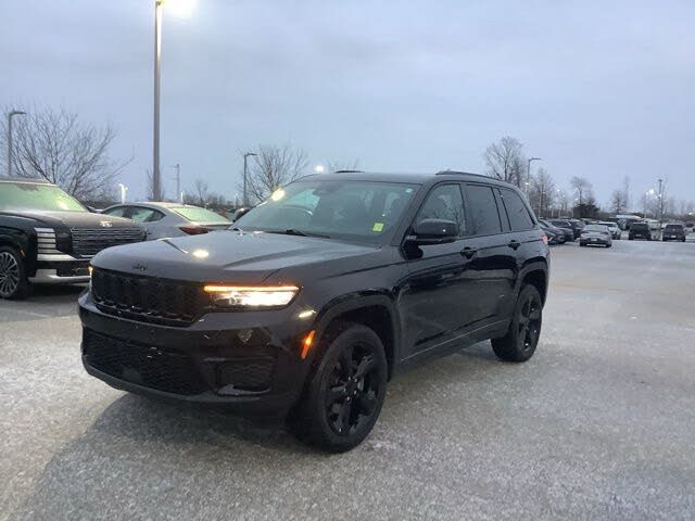 2023 Jeep Grand Cherokee Altitude 4WD