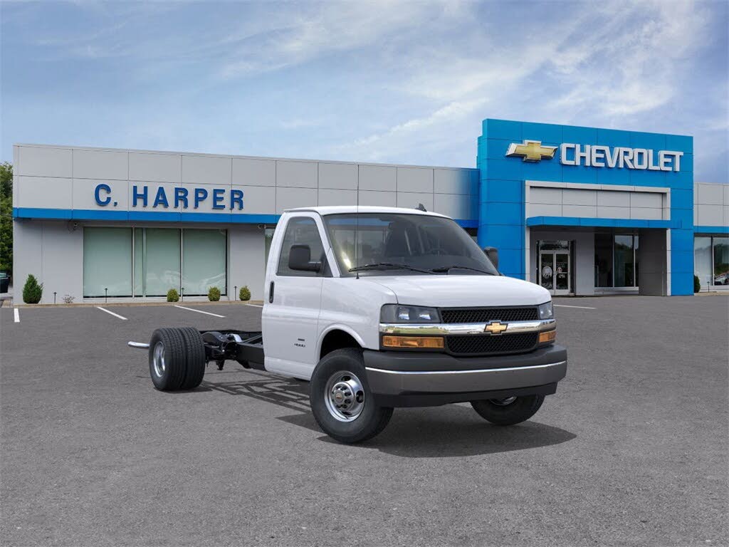 2025 Chevrolet Express Chassis 3500 Cutaway 139