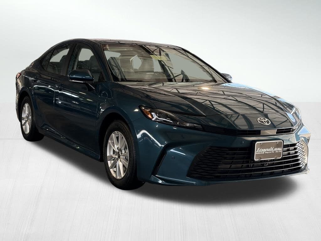 2025 Toyota Camry LE FWD