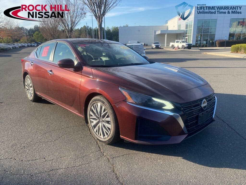 2023 Nissan Altima 2.5 SV FWD