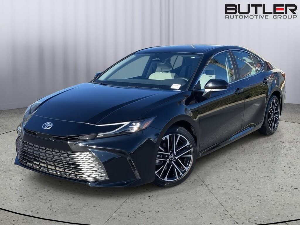 2025 Toyota Camry XLE FWD