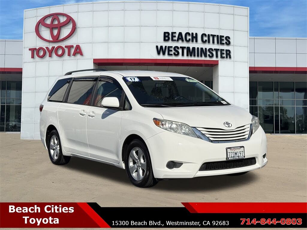 2017 Toyota Sienna LE 7-Passenger Auto Access Seat FWD