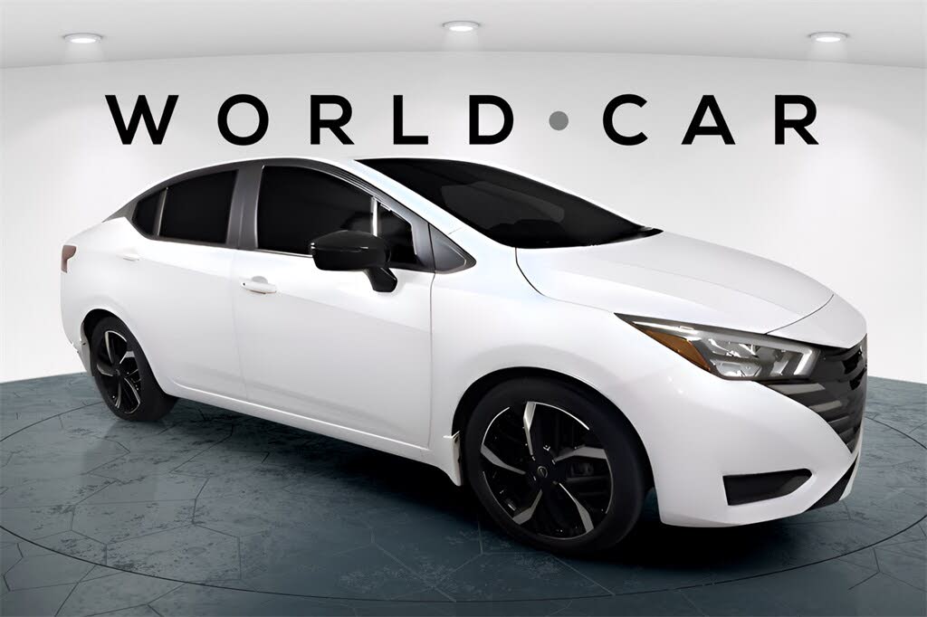2023 Nissan Versa SR FWD