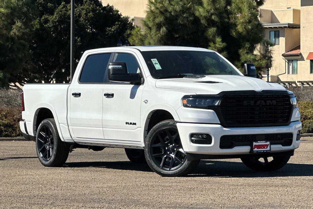 2026 RAM 1500 Laramie Crew Cab 4WD