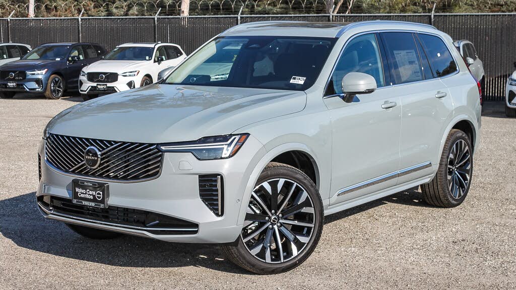 2026 Volvo XC90 B5 Plus 7-Passenger AWD