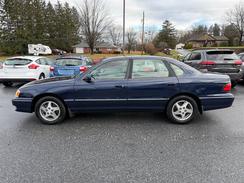 1999 Toyota Avalon 4 Dr XL Sedan