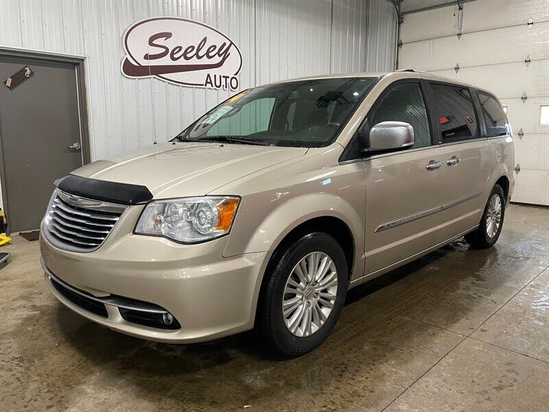 2014 Chrysler Town & Country Limited FWD