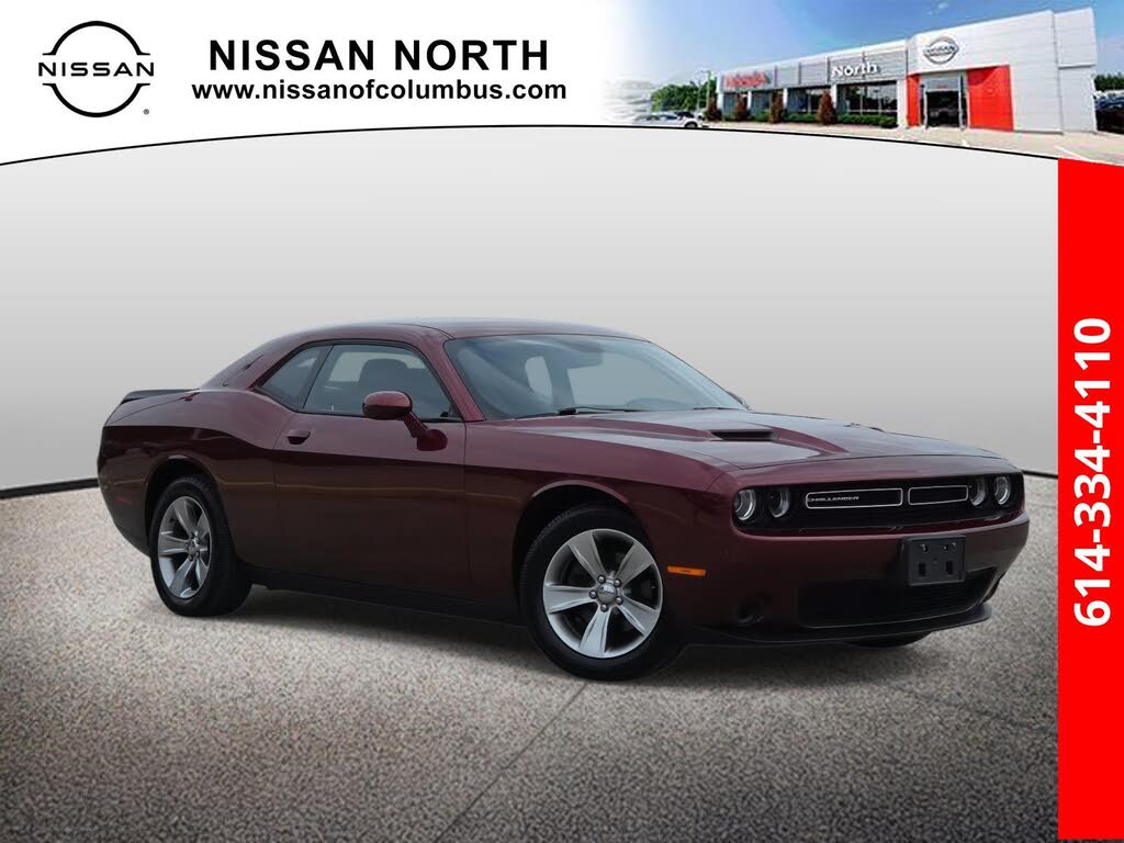 2017 Dodge Challenger SXT RWD