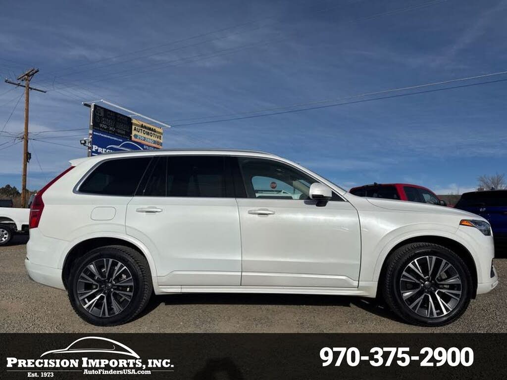 2022 Volvo XC90 T5 Momentum AWD