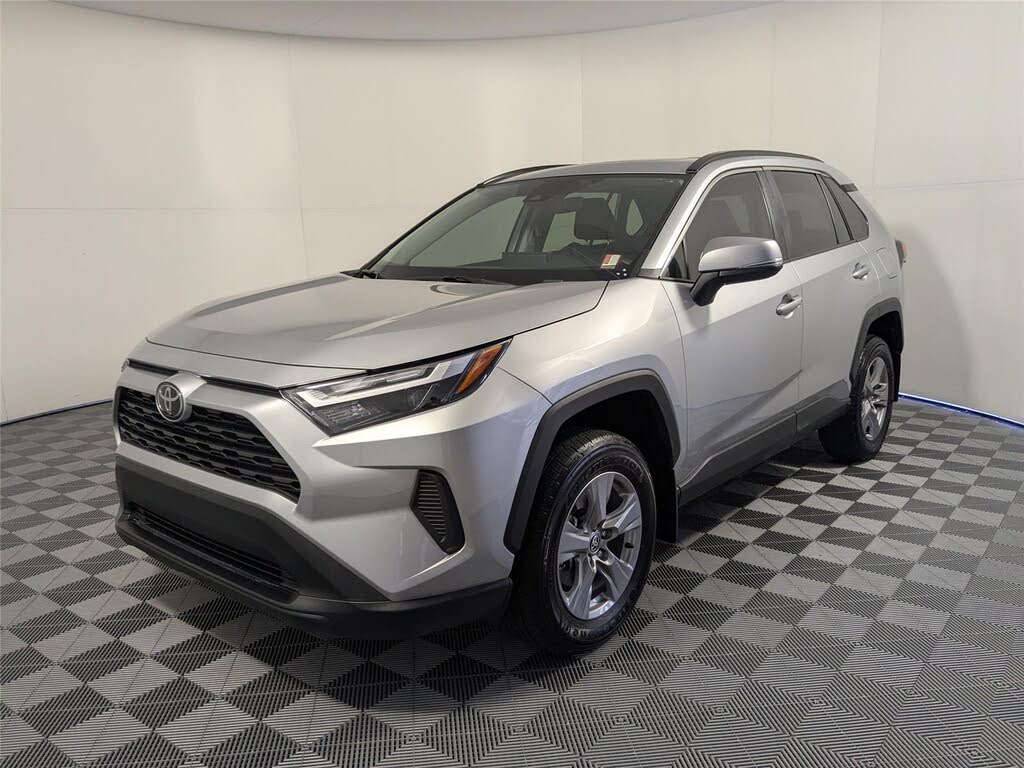 2024 Toyota RAV4 XLE FWD