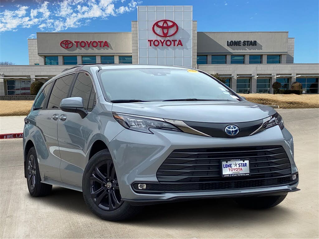 2024 Toyota Sienna Woodland Edition 7-Passenger AWD