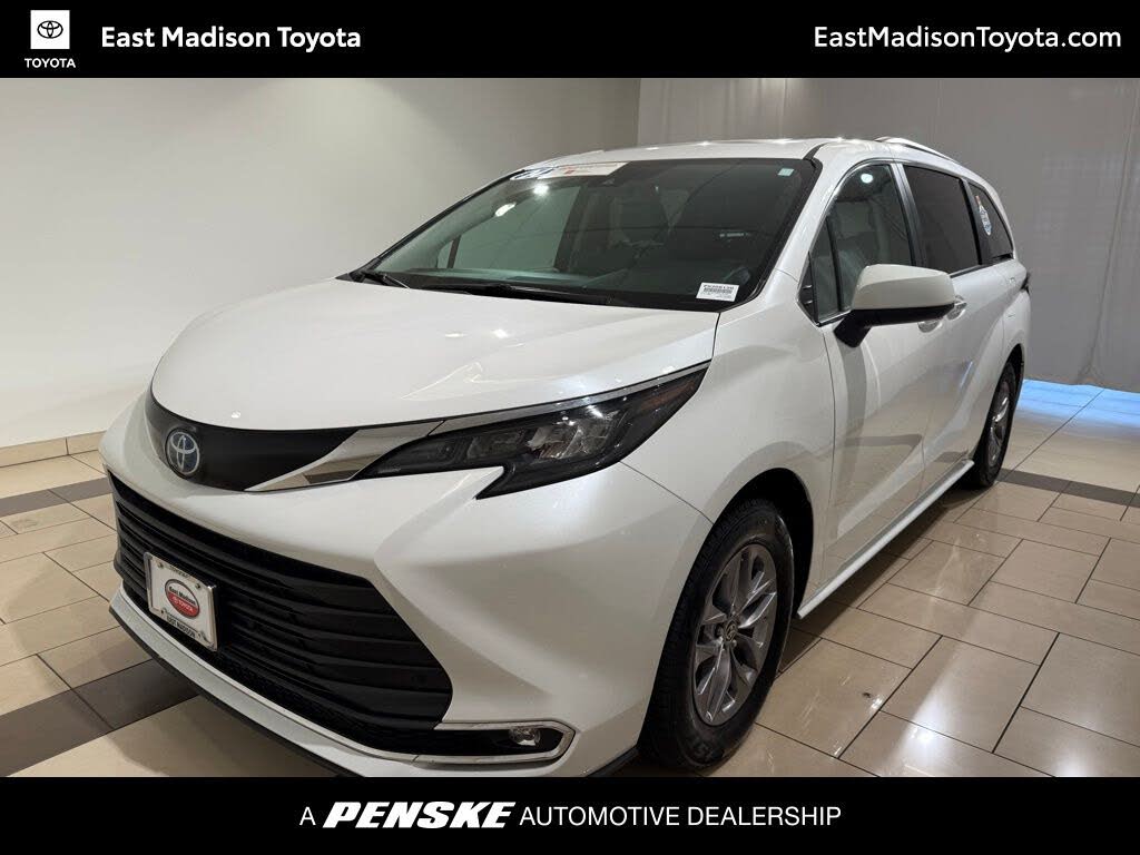 2024 Toyota Sienna XLE 7-Passenger FWD