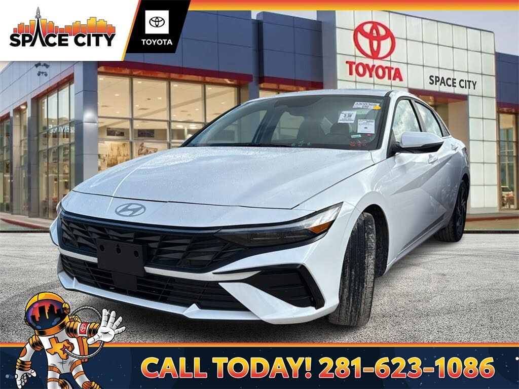 2025 Hyundai Elantra Limited FWD