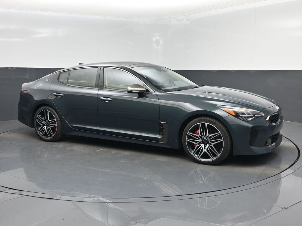 2022 Kia Stinger GT1 RWD
