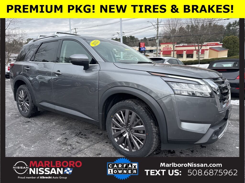 2023 Nissan Pathfinder SL 4WD