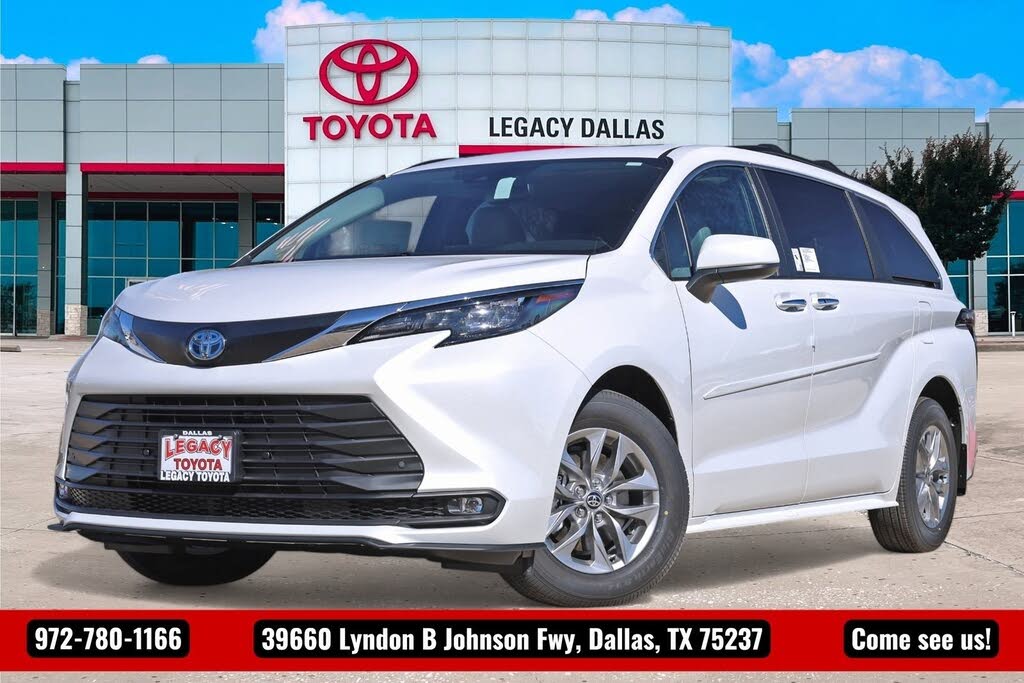 2025 Toyota Sienna XLE 7-Passenger FWD