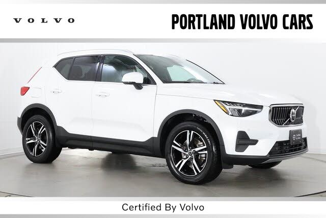 2025 Volvo XC40 B5 Core Bright Theme AWD