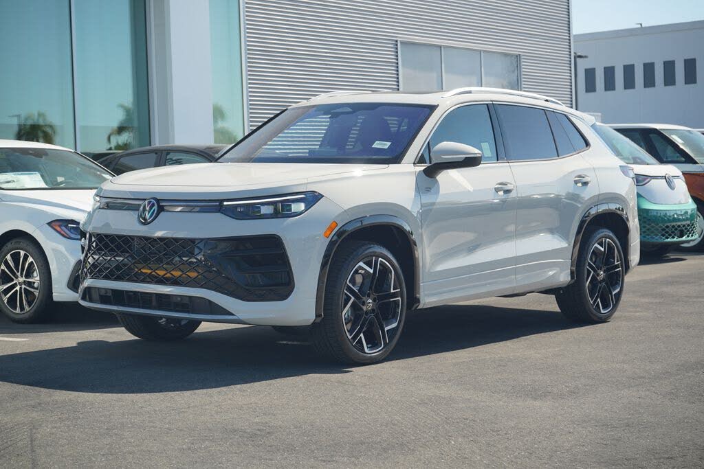 2026 Volkswagen Tiguan SEL R-Line Turbo 4Motion