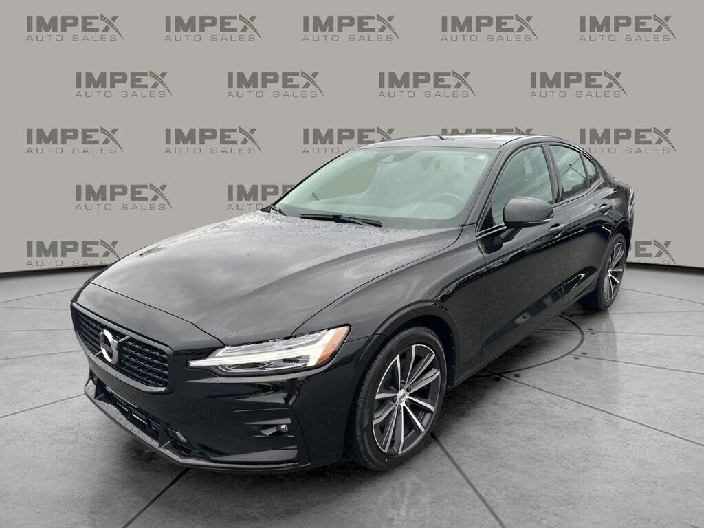 2021 Volvo S60 T5 Momentum FWD
