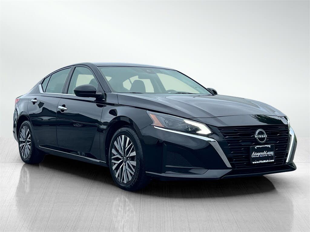 2023 Nissan Altima 2.5 SV FWD