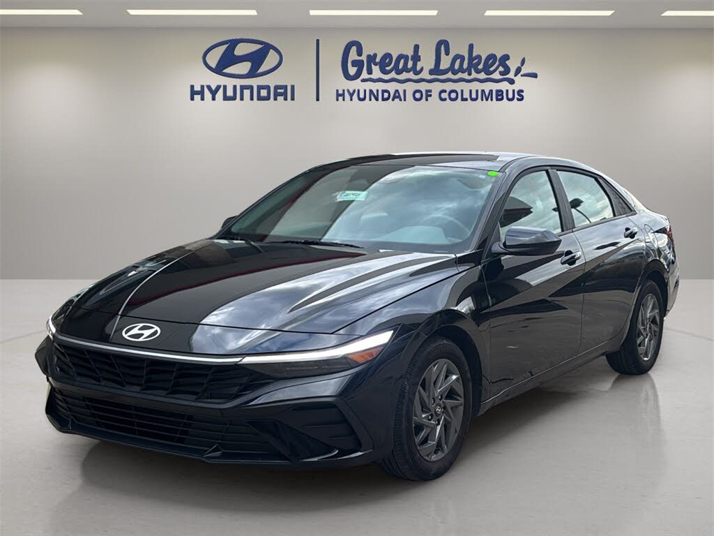 2024 Hyundai Elantra SEL FWD