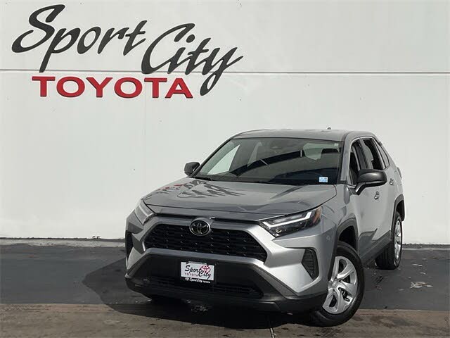 2024 Toyota RAV4 LE FWD