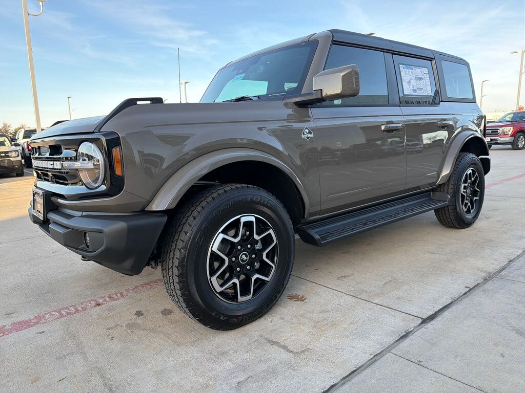 2025 Ford Bronco Outer Banks 4-Door 4WD