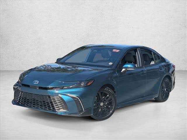 2025 Toyota Camry SE FWD