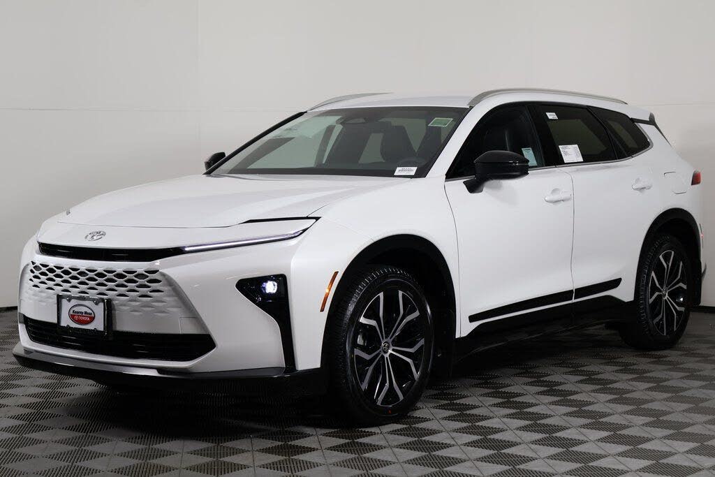 2025 Toyota Crown Signia XLE AWD