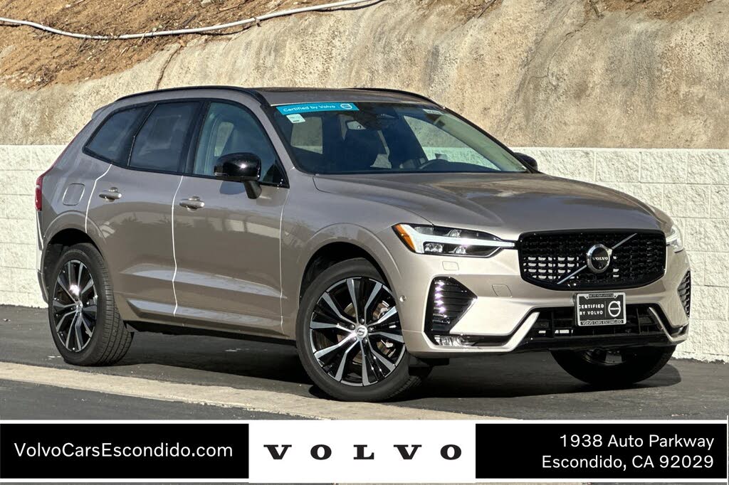 2025 Volvo XC60 B5 Plus Dark Theme AWD