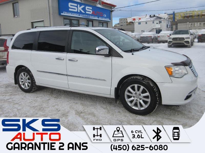 2016 Chrysler Town & Country Limited Platinum FWD