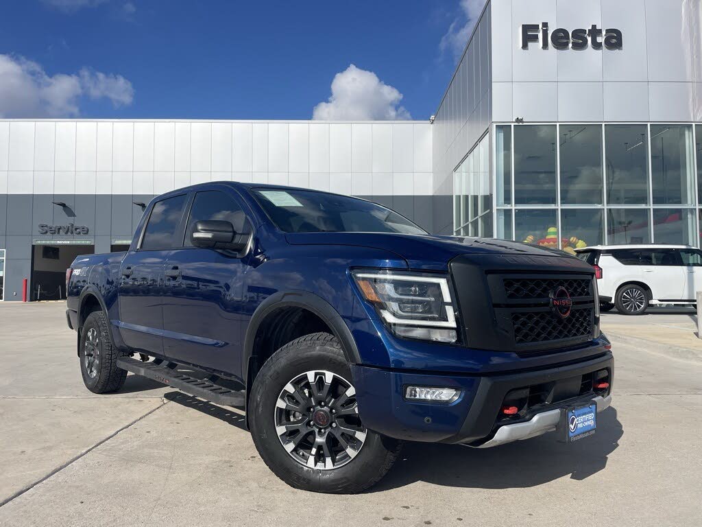 2024 Nissan Titan PRO-4X Crew Cab 4WD