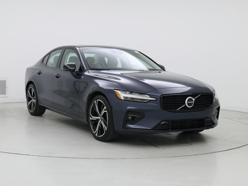 2024 Volvo S60 B5 Plus Dark Theme AWD