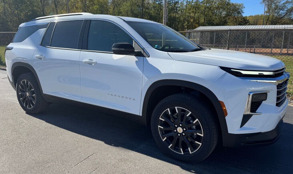 2026 Chevrolet Traverse LT FWD