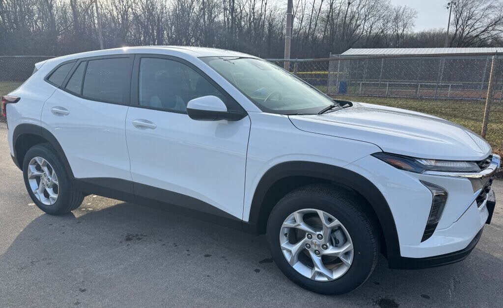 2026 Chevrolet Trax LS FWD